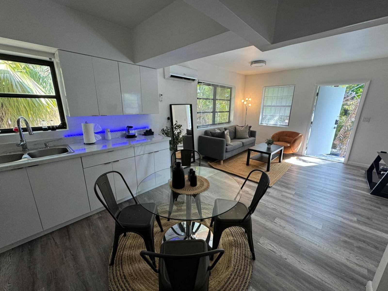 Fully Equipped Apartments With Parking Near Cocowalk Miami Exteriér fotografie